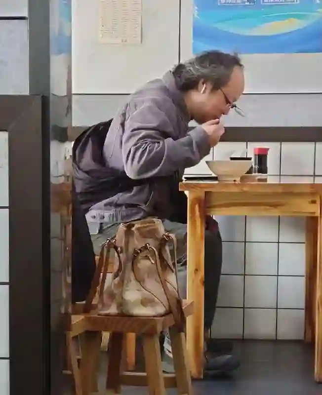 王菲窦唯北京往事：青春时爱上的人，要用多少个十年才能释怀？