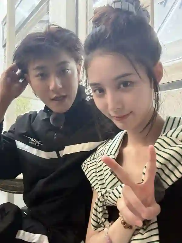 黄子韬回应卫生巾黑点争议：从始至终问心无愧，欢迎消费者监督