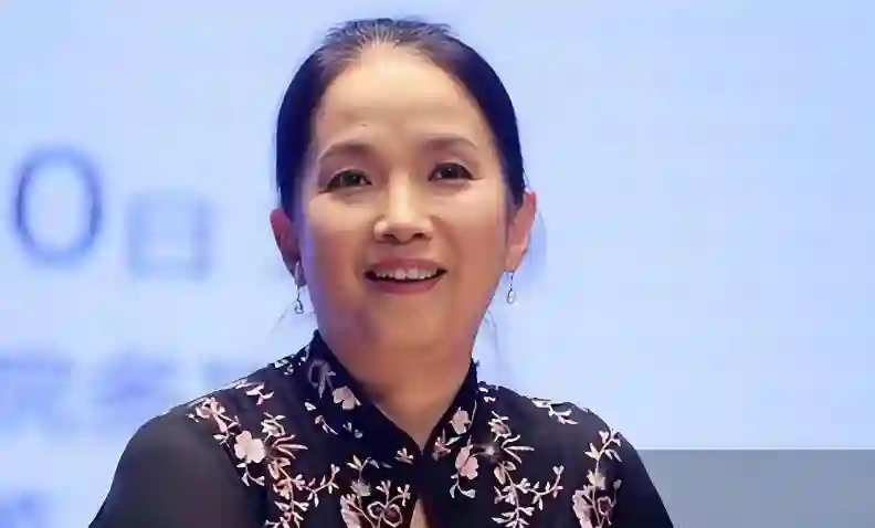移居海外多年，吕丽萍又犯老毛病，官方亲自出手撕碎她的体面！