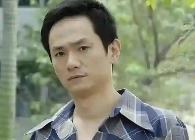 华表影帝在亡妻葬礼上哭晕，立誓永不再娶，16年过去他做到了吗？