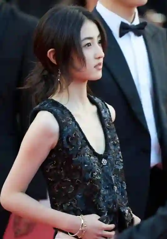 戛纳第七天：舒淇美的出众，林志玲面露凶相，李庚希咋长这样了