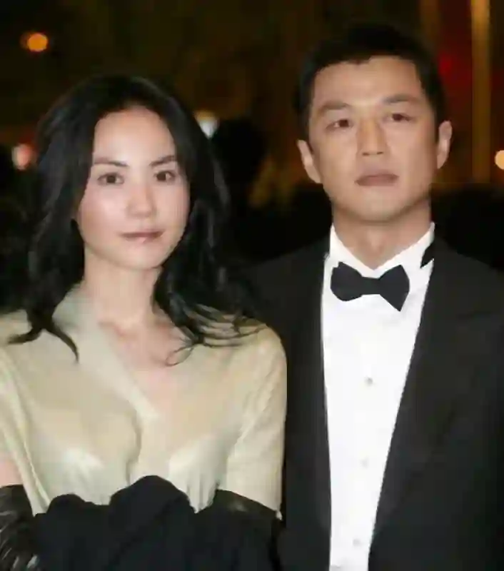 就连王菲都没想到，负债上亿的前夫李亚鹏，走上了一条“上坡路”