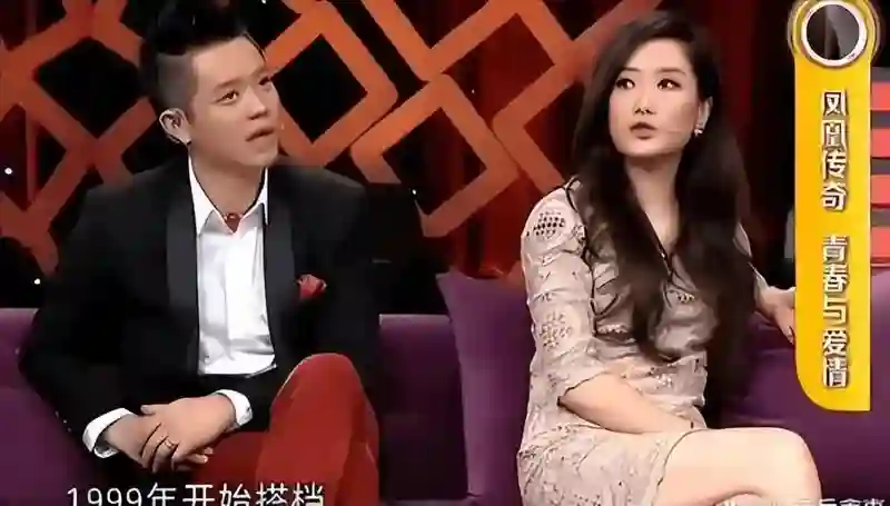 普思传奇玲花在演唱会上深鞠躬道歉，无一人退票，曾毅偷偷抹眼泪