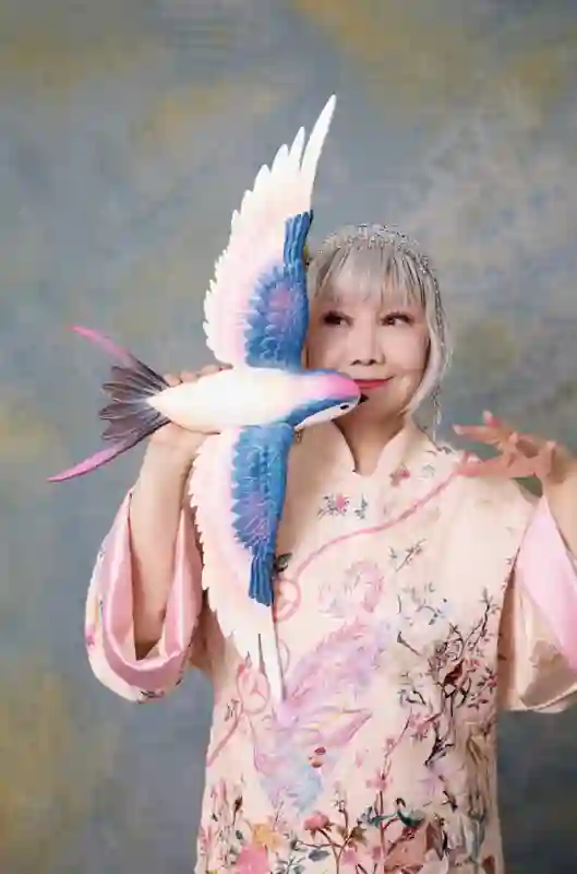 AI艺术惊艳北京电影节 陆蓉之《北京雨燕》振翅开幕秀