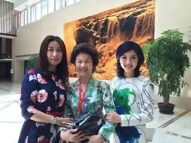 从倪萍接班人到被央视除名，用孩子“逼走”原配，20年了她幸福吗