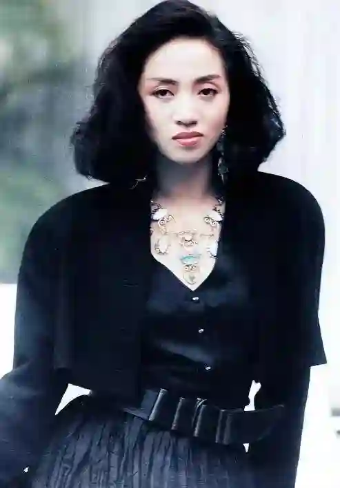 林青霞和10位女星的25张合照，看完了，才明白绝色与漂亮的差异