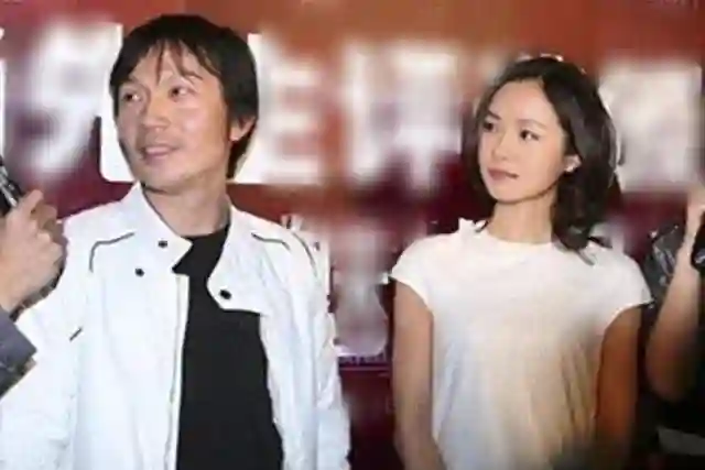 江一燕携夫走红毯，到处认干爹的茶艺大师，如今想靠浪姐“洗白”