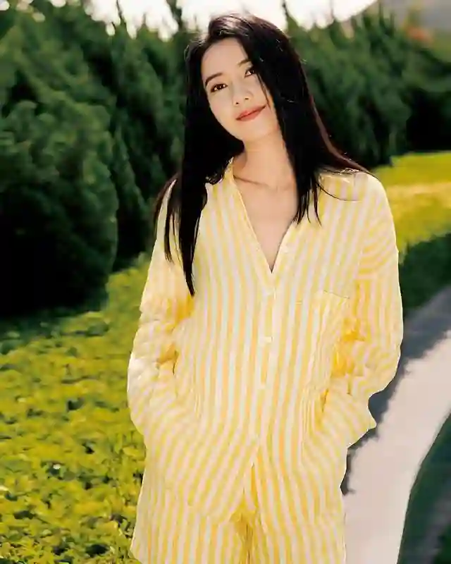 高圆圆算不算顶级大美人？看她跟李小冉贾静雯的合影，就有答案了