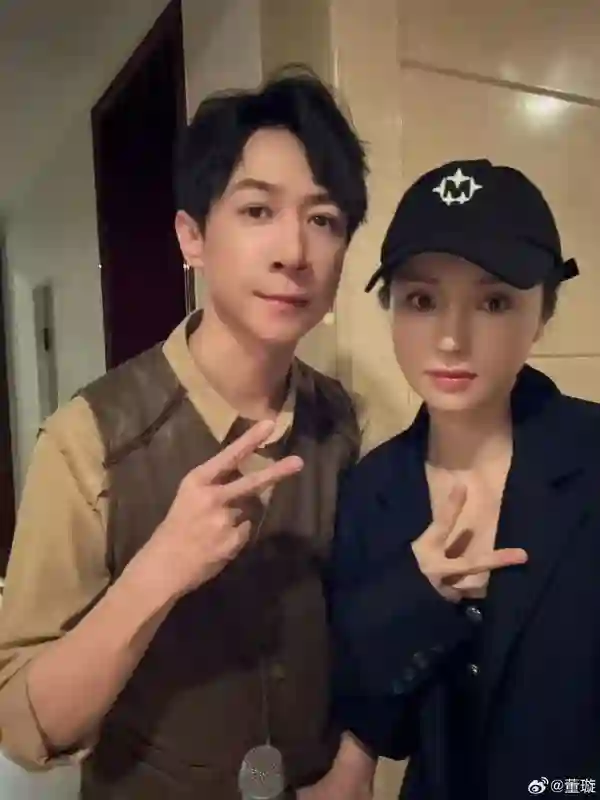 两个毫无交集的人突然结婚了？