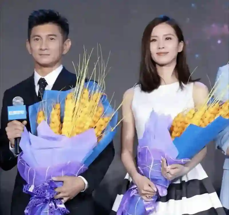 刘诗诗吴奇隆要官宣离婚了？三月前商业切割干净，男方半夜上线观望