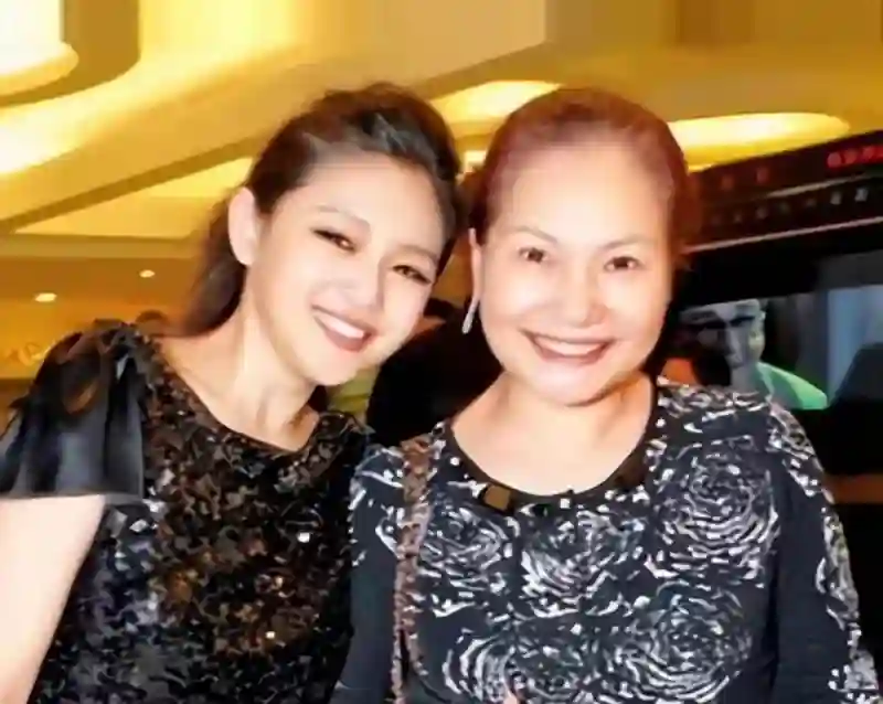 S妈又作妖？深夜发文喊话“救救我”，网友评论区吐槽戏真多