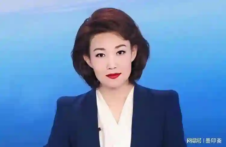 至今大龄未婚的12位主持人，个个才华横溢红极一时，哪位最可惜