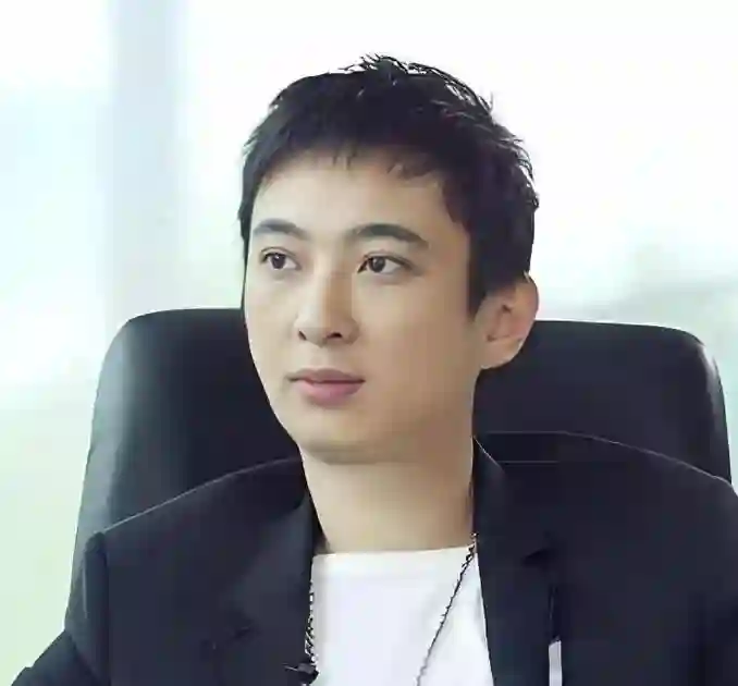 比汪小菲还惨？王思聪突传噩耗，他也走上了父亲王健林老路
