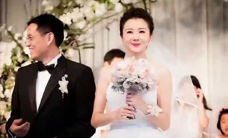 孙菲菲旧事重提？女星走红前的辛酸事盘点：赵丽颖被孤立、杨幂挨巴掌