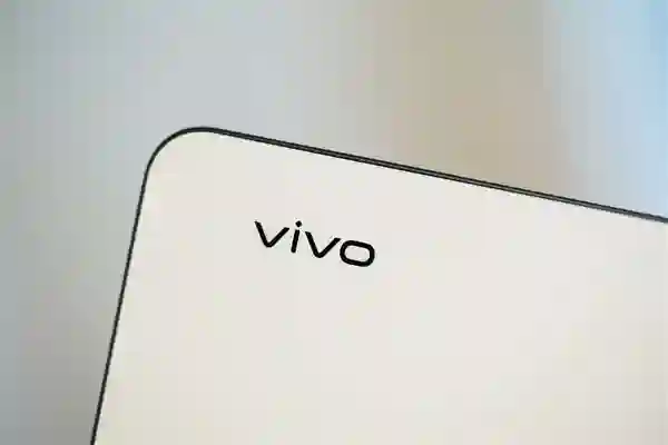 6.31英寸小直屏，vivo S30 Pro mini图赏