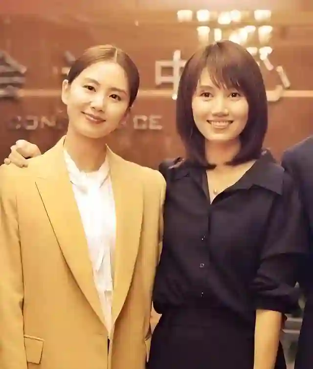 袁泉算不算顶级大美人？看她和刘诗诗俞飞鸿的合影，答案一目了然