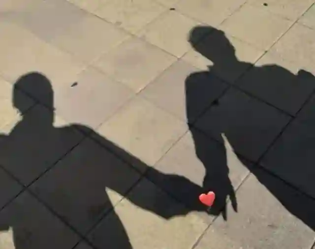 恭喜！TVB前女星晒大钻戒被曝闪婚，替前男友背负630万巨额债务