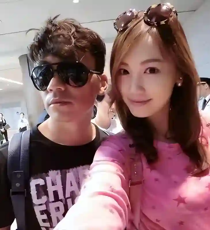 直到看到王宝强孩子的照片，才发现，是谁的根本不用问，一目了然