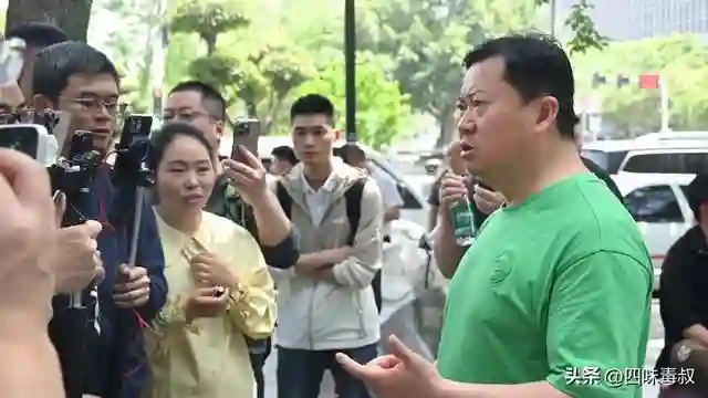 如何看荣昌「泼天富贵」背后的流量密码？