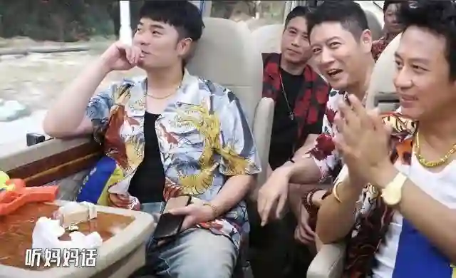 45岁任重节目中公开谈有孩子！自夸慈父想她，对孙骁骁称呼太好笑