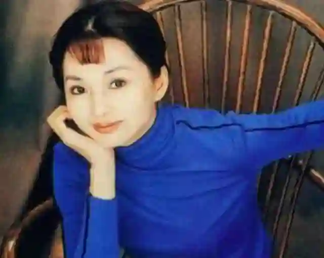 25岁香消玉殒！《还珠》最美香妃去世24年：父亲哥哥随她而去，只剩他年年扫墓