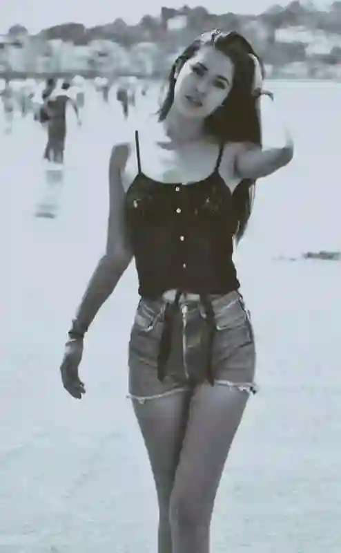 同是姜文的基因，将法国前妻女儿和周韵儿子放在一起，差距太明显