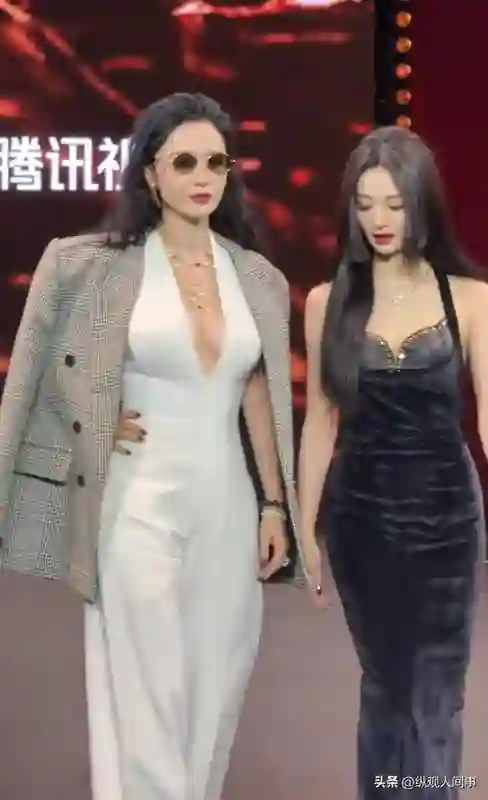 上海这天，张嘉益沧桑，热巴嫩态十足，秦海璐似大妈，张萌穿搭太敢