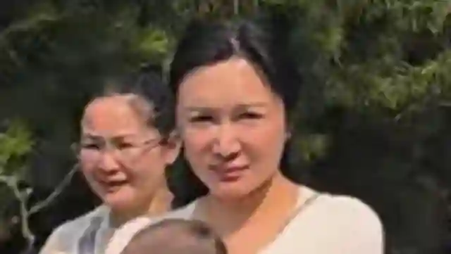 彻底不装了！张纪中夫妇人设崩塌，原来好恩爱都是“装”出来的