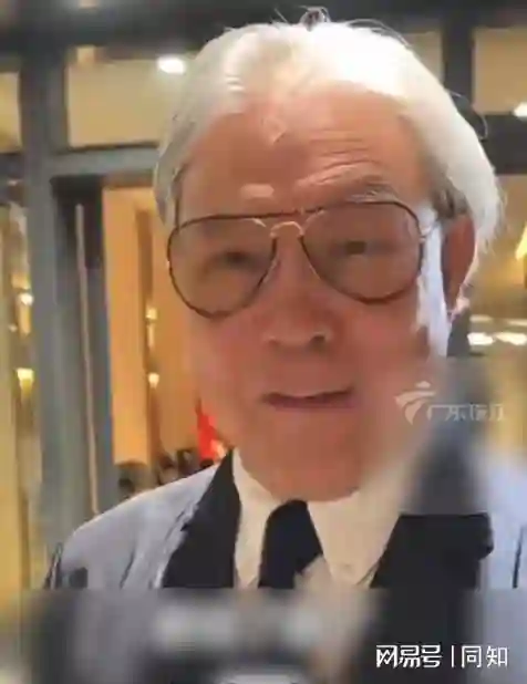 霍震霆曝小儿子已完婚，很满意泰国儿媳，网友：就霍启山孤身一人