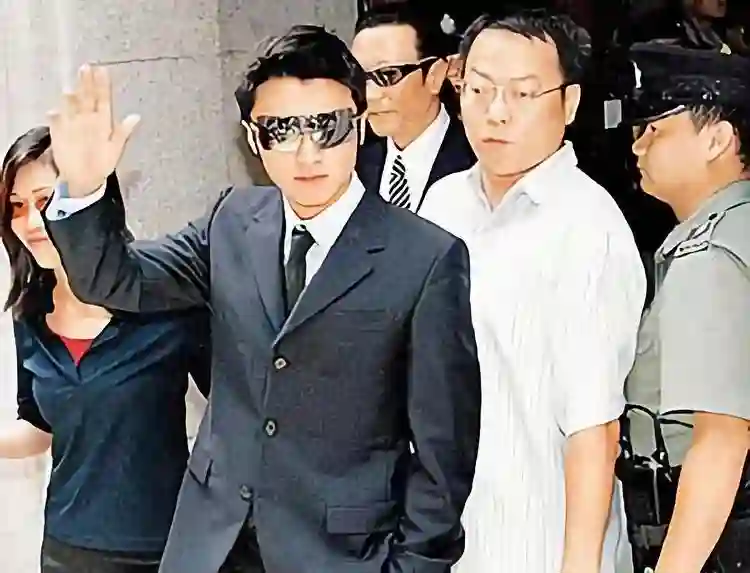 演唱会这4天，谢霆锋与儿子越发亲密，张柏芝一反常态，回忆旧事