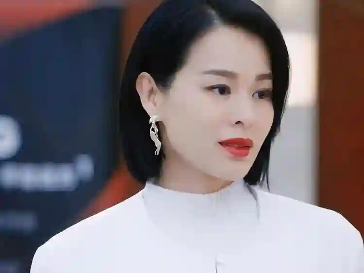 面相变了！细看胡杏儿和孙俪的人生，才懂俩人的