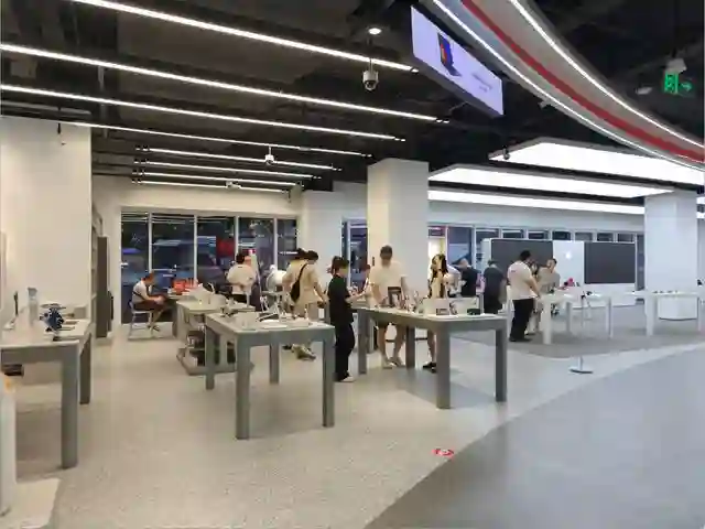 这届高考生在线下买手机：不喜尬吹，不追品牌，不被忽悠