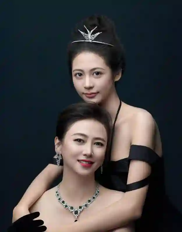 翁虹自曝与老公1年见1次，小别胜新婚，直言最美星二代女儿难出道