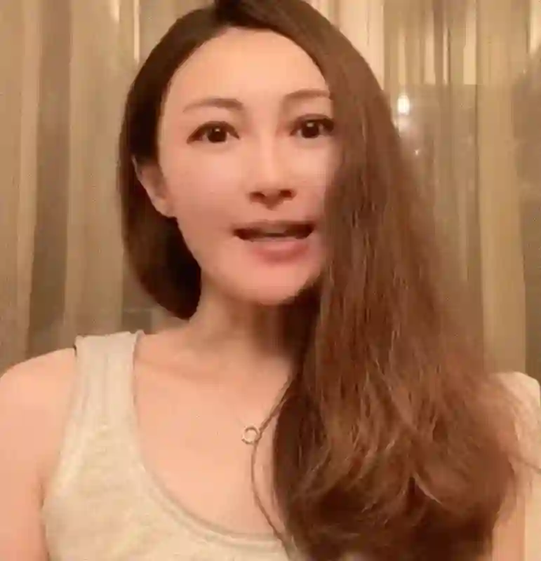 43岁姚笛近照曝光，结婚又离婚，退圈10年她变成了这样