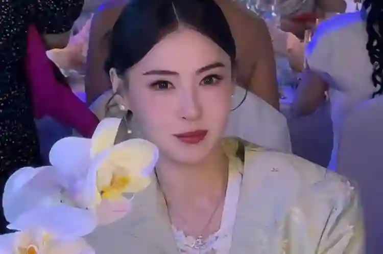 45岁张柏芝美得不像真人！颜值逆生长，网友：这状态合理吗？