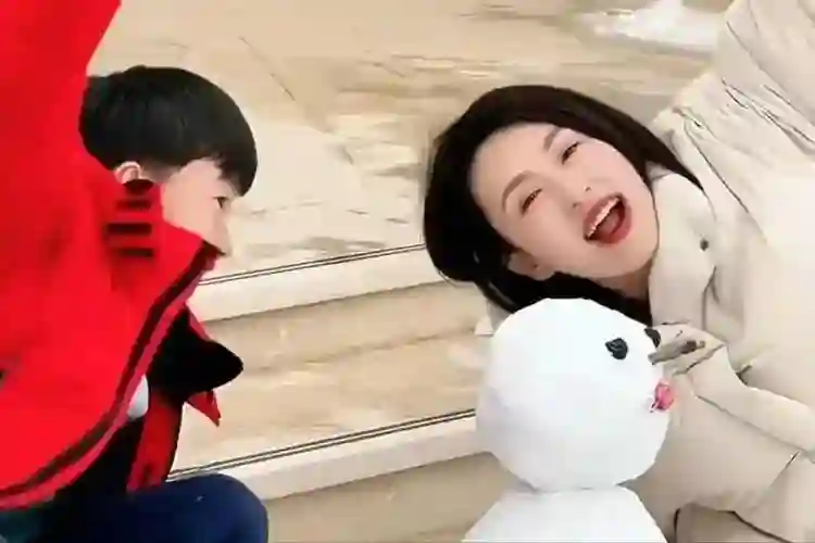 嫁70岁富翁？包养4个男人？曾是央视女主持私生活谣言有多离谱？