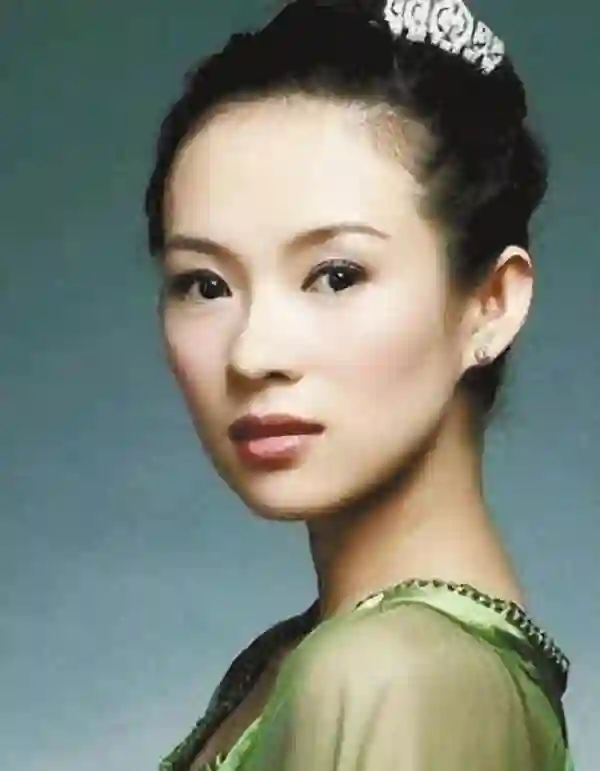 花钱如流水的4位女星：有钱也养不起，她们的高消费你想都不敢想