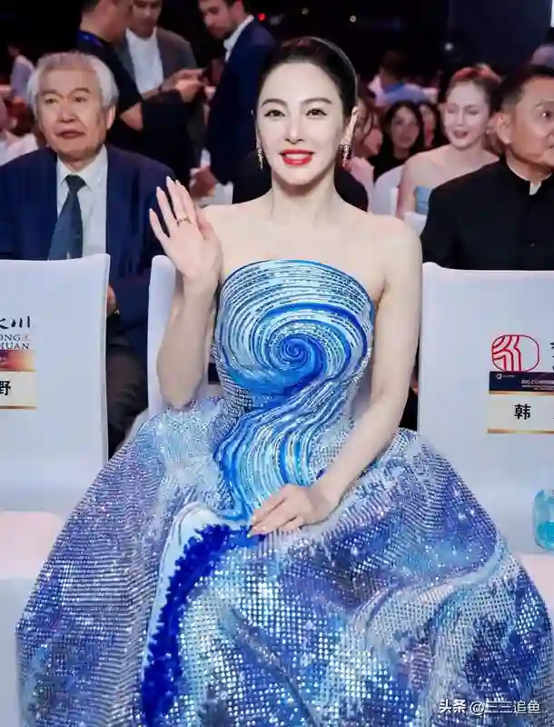 看了佟丽娅和张雨绮的生图，才懂小骨架和大骨架的区别