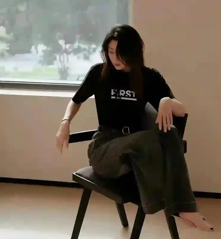 直到看完殷桃的家，终于明白她45岁却不着急结婚生子的原因了