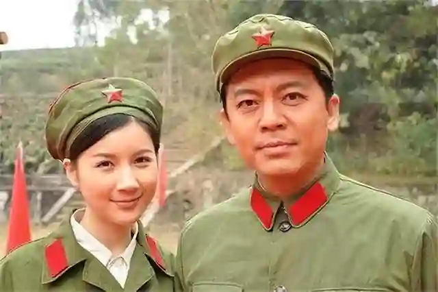 演员何政军：我这辈子最正确的决定，就是娶了个平凡的妻子