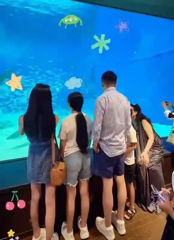 马筱梅满分母爱！蜜月要带俩娃一起过，玥儿对她的新称呼让人泪目