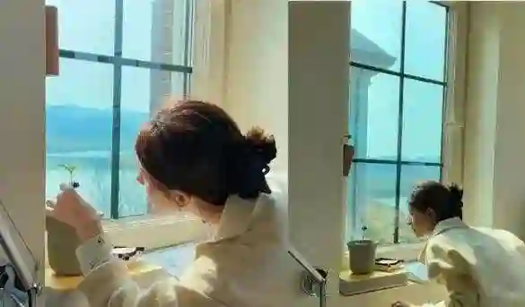 这一次，患癌五年一声不吭的朱媛媛，和赵露思整的形成了鲜明对比
