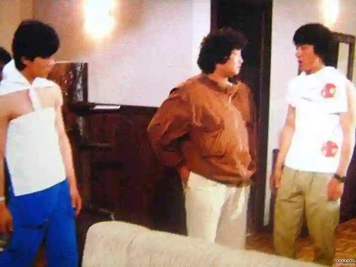 成龙和洪金宝，谁的圈内地位更高？