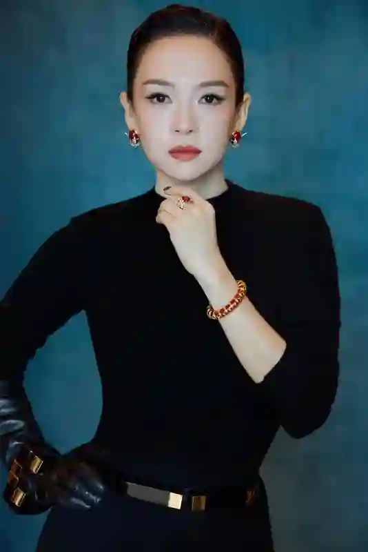 突发！章子怡摔倒，经纪人是这样说的：已经看过医生了，在往好的方向走