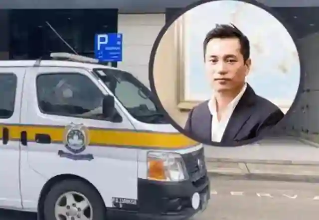 老公陈荣炼被捕，豪门梦碎，独自带俩娃的安以轩现在怎样了？