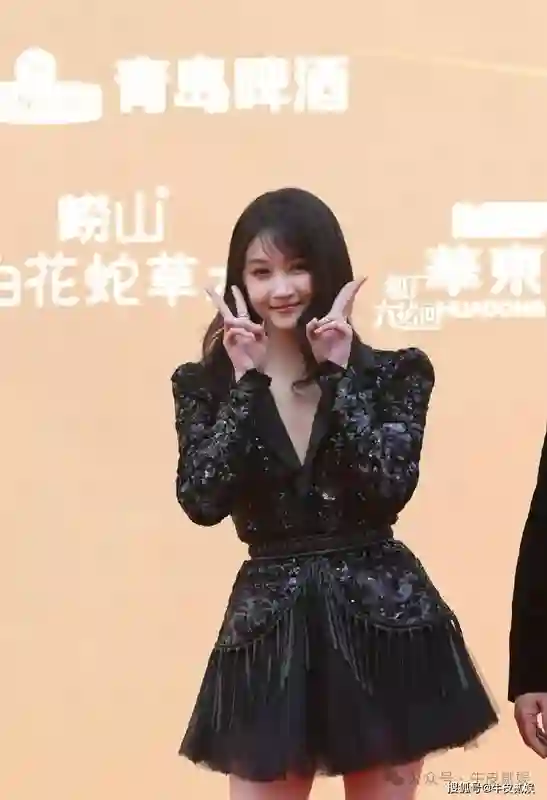 妈呀，华表奖红毯女星生图太真实，一个个像是吃了防腐剂似的