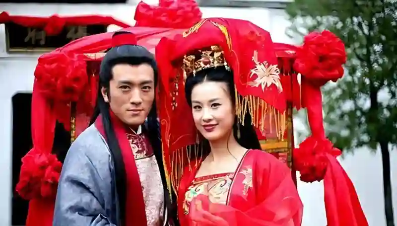 黄圣依也没想到吧？离婚才6个月，她的前夫杨子越来越“抽象”了