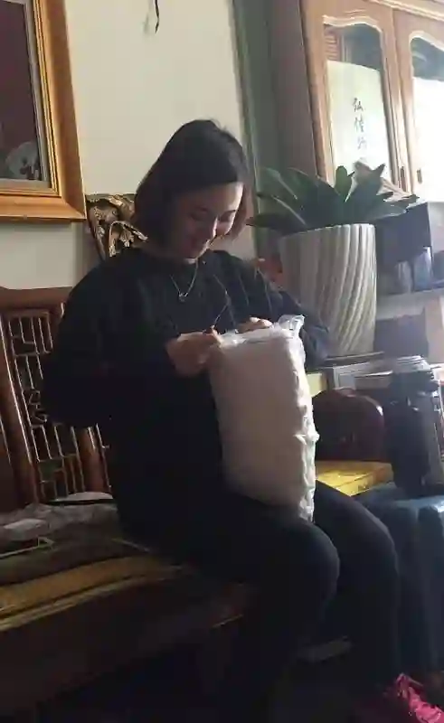 辛柏青朋友圈曝光！师父公开与朱媛媛聊天记录，曝其生前坚持念佛