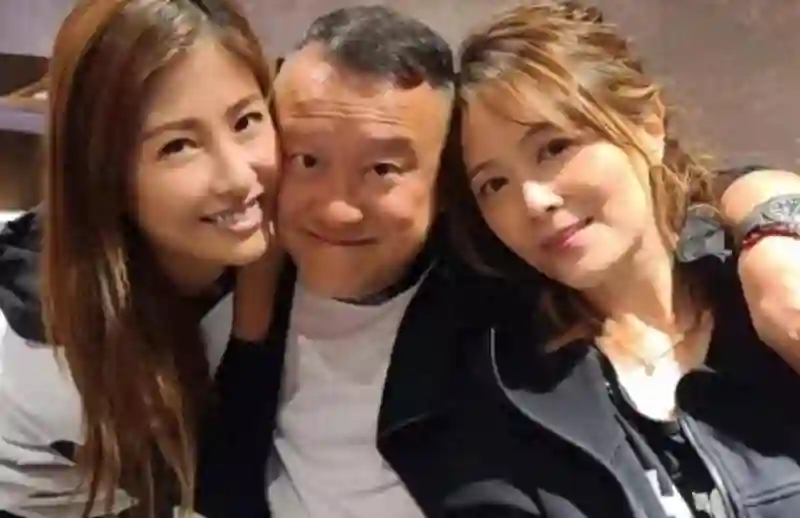 一波未平一波又起，曾志伟和乔妹的合照，展现了内娱的“另一面”