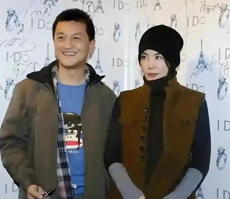 12年后，再看李亚鹏现任妻子海哈金喜，才懂她和王菲谁更“精明”